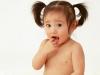 Почему ребенок грызет ногти: Как отучить от вредной привычки?